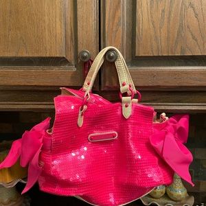 New hot pink juicy couture sequin purse - bow at the ends ! Adorable!
